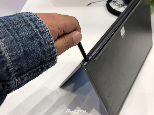 转轴有玄机 联想YOGA系列笔记本新品图赏