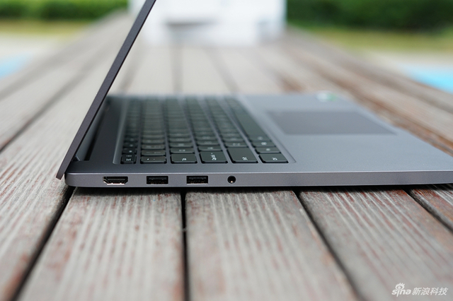小米笔记本Pro GTX版图赏：外观变化不大