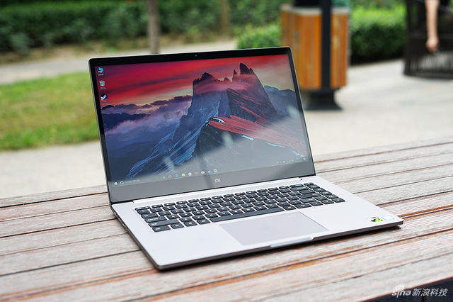 小米笔记本Pro GTX版图赏：外观变化不大