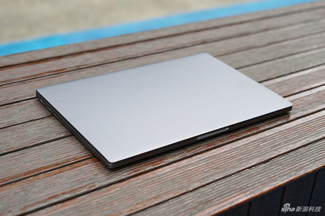 小米笔记本Pro GTX版图赏：外观变化不大