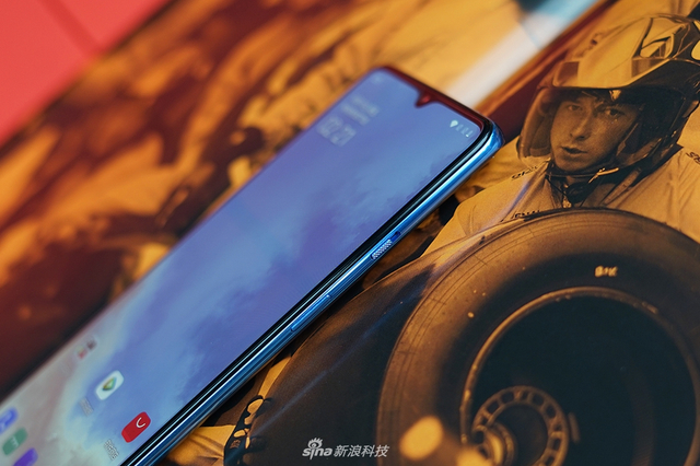 一加7T开箱图赏：除了心心念的手机 还有一波配件