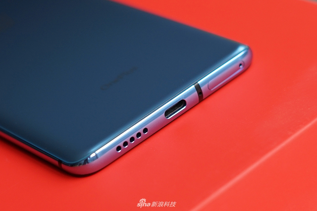 一加7T开箱图赏：除了心心念的手机 还有一波配件