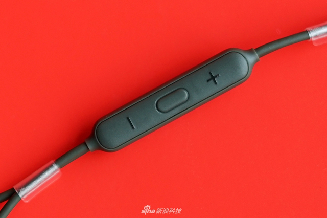 一加7T开箱图赏：除了心心念的手机 还有一波配件