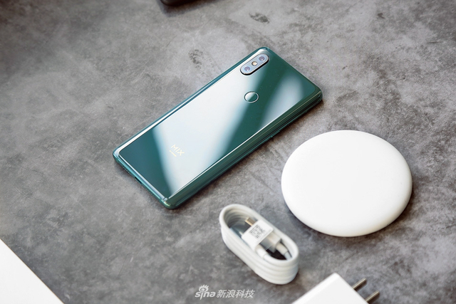 滑盖屏幕陶瓷机身 小米MIX 3真机图赏