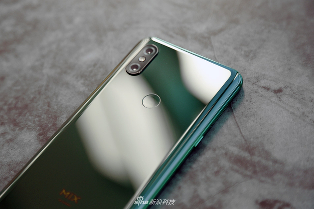 滑盖屏幕陶瓷机身 小米MIX 3真机图赏