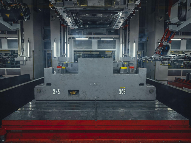 探访特斯拉工厂内部：全力生产Model 3