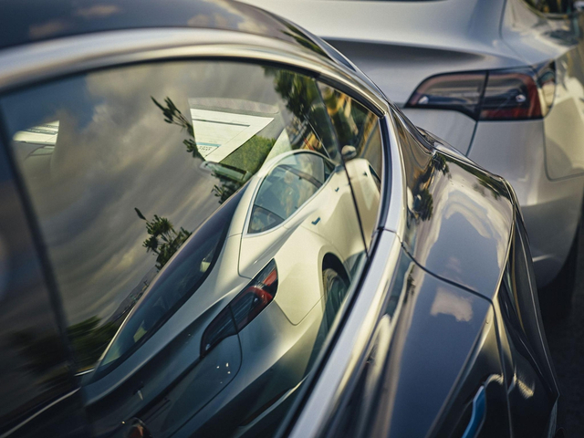 探访特斯拉工厂内部：全力生产Model 3