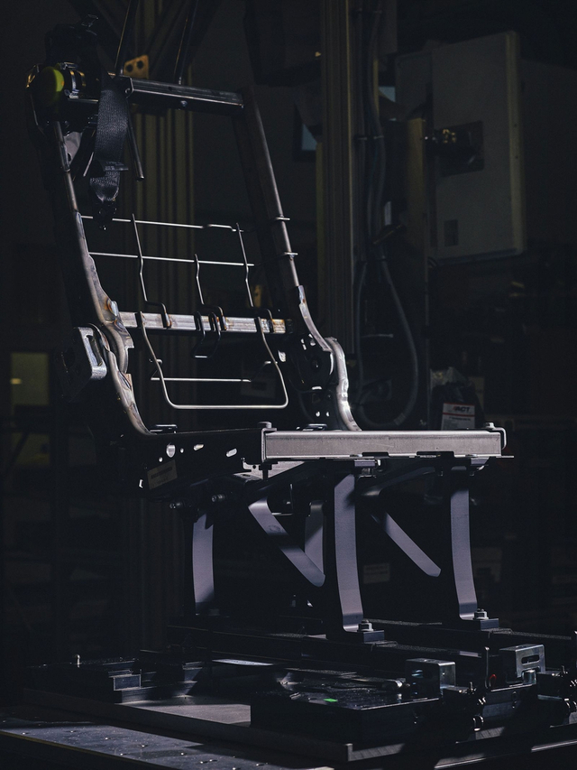 探访特斯拉工厂内部：全力生产Model 3