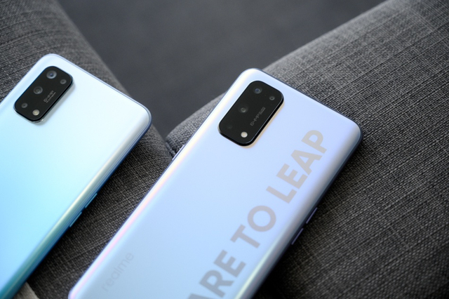主打轻薄的性价比选择 realme X7系列开箱