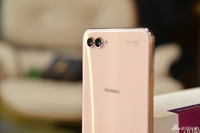HUAWEI nova 2s图赏 双玻璃材质更耀眼