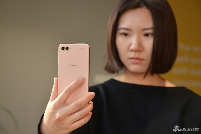 HUAWEI nova 2s图赏 双玻璃材质更耀眼