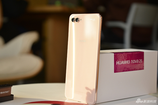 HUAWEI nova 2s图赏 双玻璃材质更耀眼