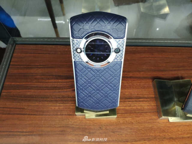 手机上的钟表艺术 8848 M5现场图赏