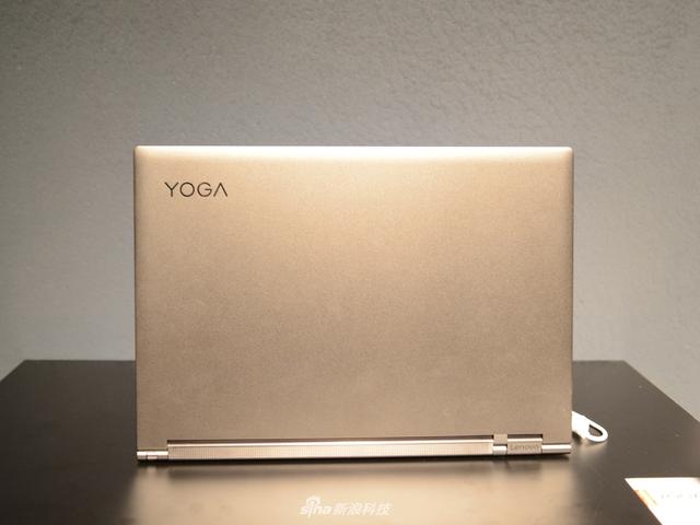 联想YOGA新品现场实拍