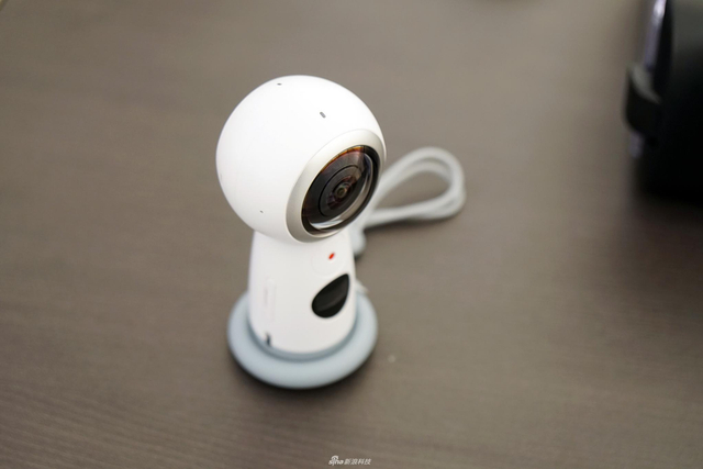 三星S8系列真机图赏:无边框效果的进化史