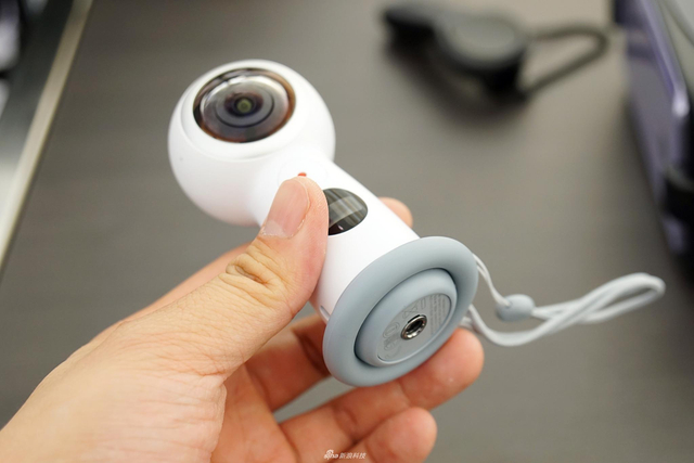 三星S8系列真机图赏:无边框效果的进化史