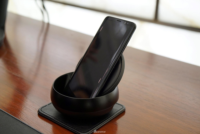 三星S8系列真机图赏:无边框效果的进化史