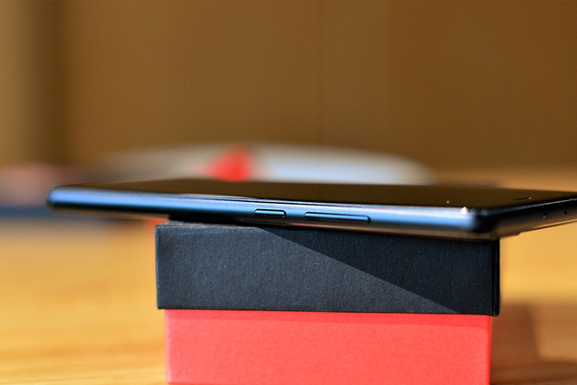 无边框设计进阶 努比亚旗舰Z17手机开箱图赏