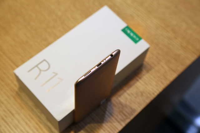 前后2000万像素 OPPO R11上手图赏