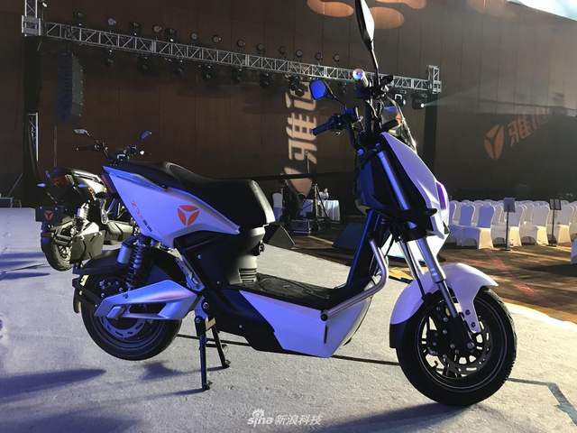 汽车黑科技加持 雅迪智能电动车Z3s图赏