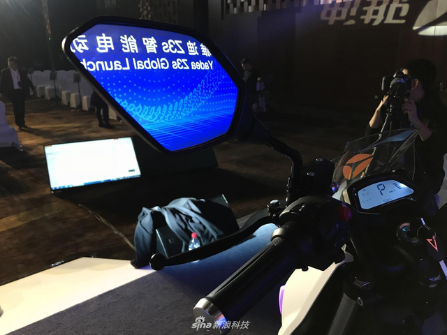 汽车黑科技加持 雅迪智能电动车Z3s图赏