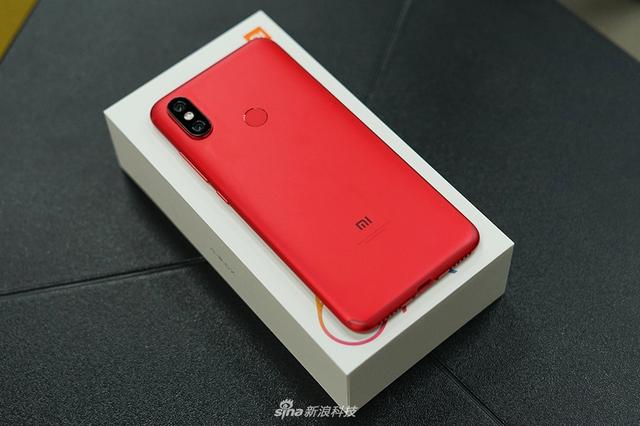 杨柳腰机身的小米6X上手图赏