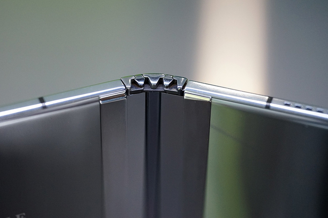 柔宇FlexPai 2手机评测:折叠无缝隙,折痕比上代提升明显