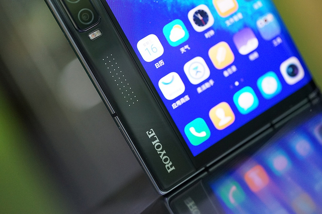 柔宇FlexPai 2手机评测:折叠无缝隙,折痕比上代提升明显