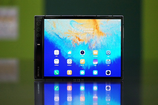 柔宇FlexPai 2手机评测:折叠无缝隙,折痕比上代提升明显