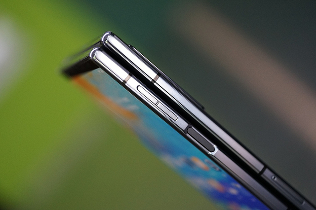 柔宇FlexPai 2手机评测:折叠无缝隙,折痕比上代提升明显