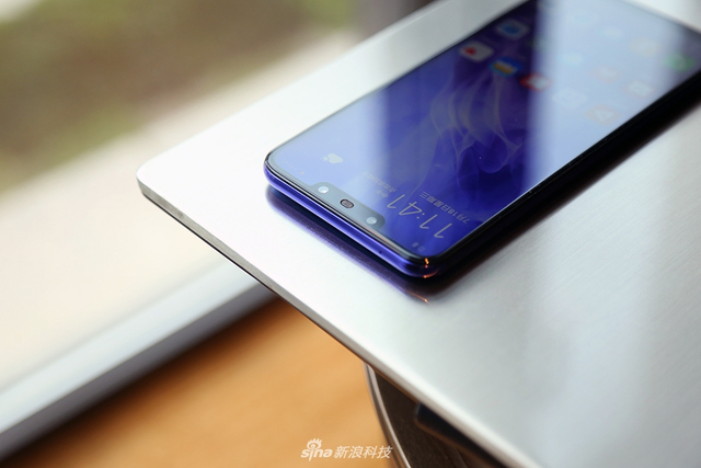 自拍能印成海报的华为nova 3外观图赏