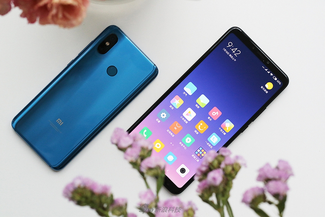 屏幕大还能当充电宝 小米Max3图赏