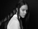 性感又不失稳重的黑白时尚大片 用面孔刻画心灵