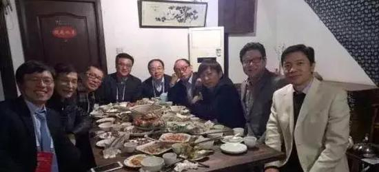 2014年第一届互联网大会的丁磊饭局大佬合影