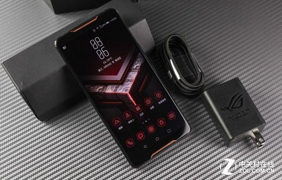 ROG 游戏手机搭载QC4.0快充