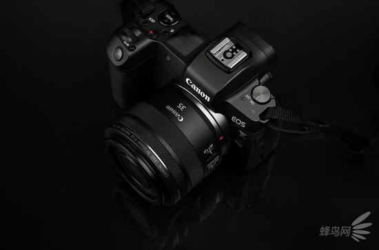 佳能EOS R搭配RF 35mm f/1.8 Macro镜头组合