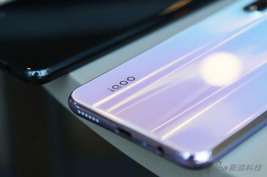 iQOO Neo 855版的新配色