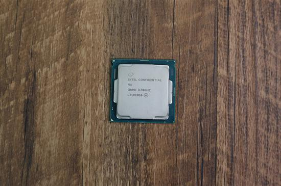 图为i7-8700K ES片