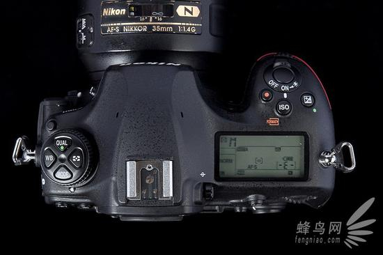尼康D850顶部