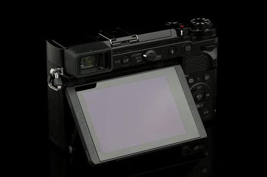 松下GX9采用了一块翻转屏