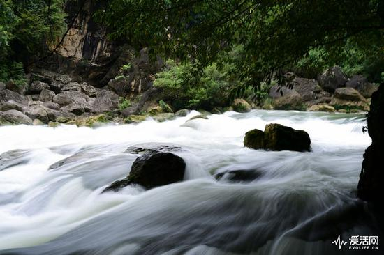 拍摄器材：尼康D750 拍摄参数：F16 ISO 100 1/3s 45mm