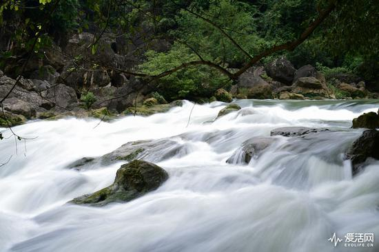 拍摄器材：尼康D750 拍摄参数：F16 ISO 100 1/3s 45mm