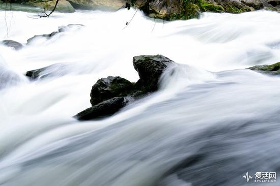 拍摄器材：尼康D750 拍摄参数：F16 ISO 100 1/3s 45mm