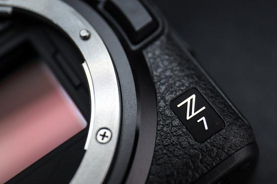 卡口右下方的Z7标识