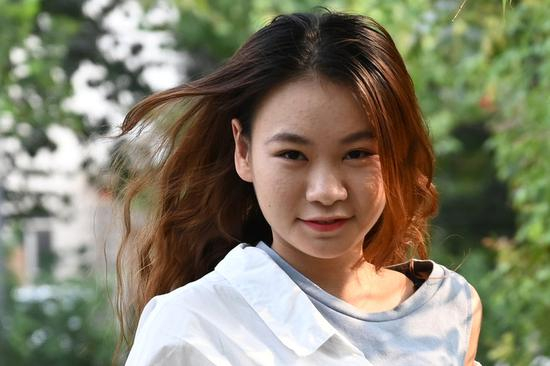 样片局部放大裁切，焦点非常扎实