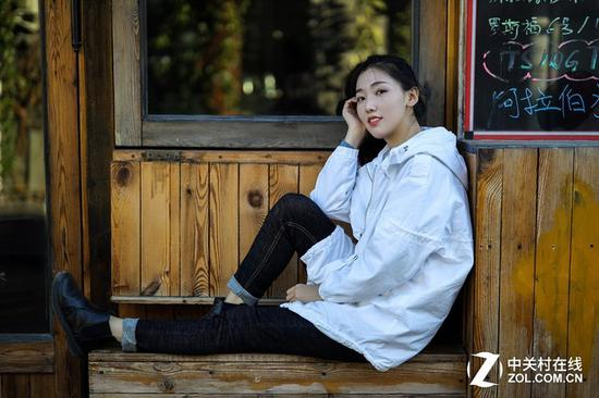 G7 X Mark II使用鲜艳模式拍摄的照片