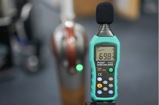 莱克M81手持吸尘器低档运行时：69.8dB