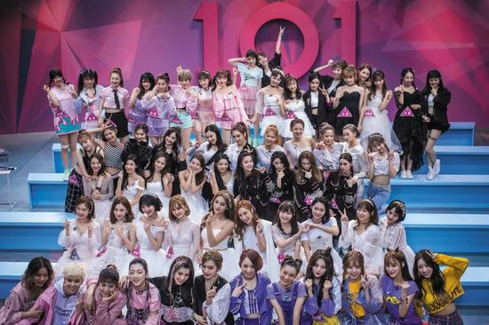 《创造101》让很多平凡的女孩一夜成名。/ 视觉中国