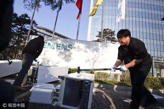 老罗怒砸西门子冰箱