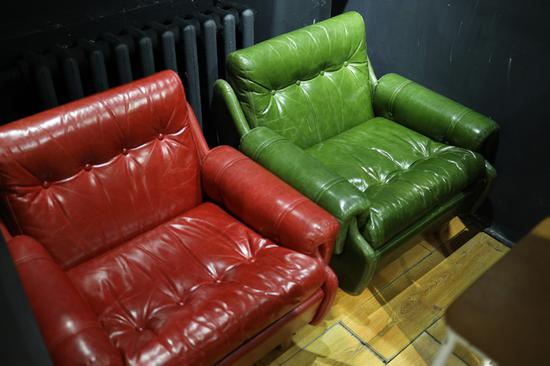 焦距：35mm　 光圈：f/1.8　 ISO感光度：1600